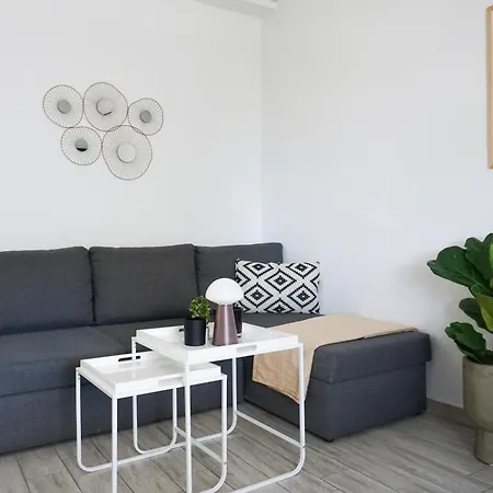 Seaside In Kalamitsa Area Apartment *